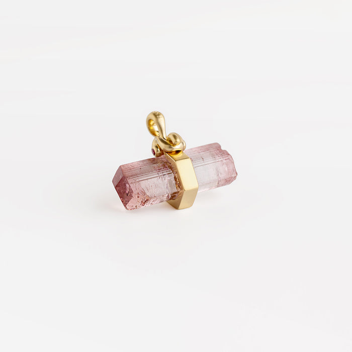 תליון טורמלין גולמי