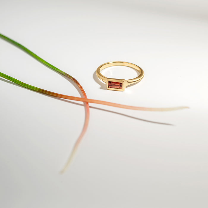 טבעת חוטית ספיר ורודה באגט (גדולה)