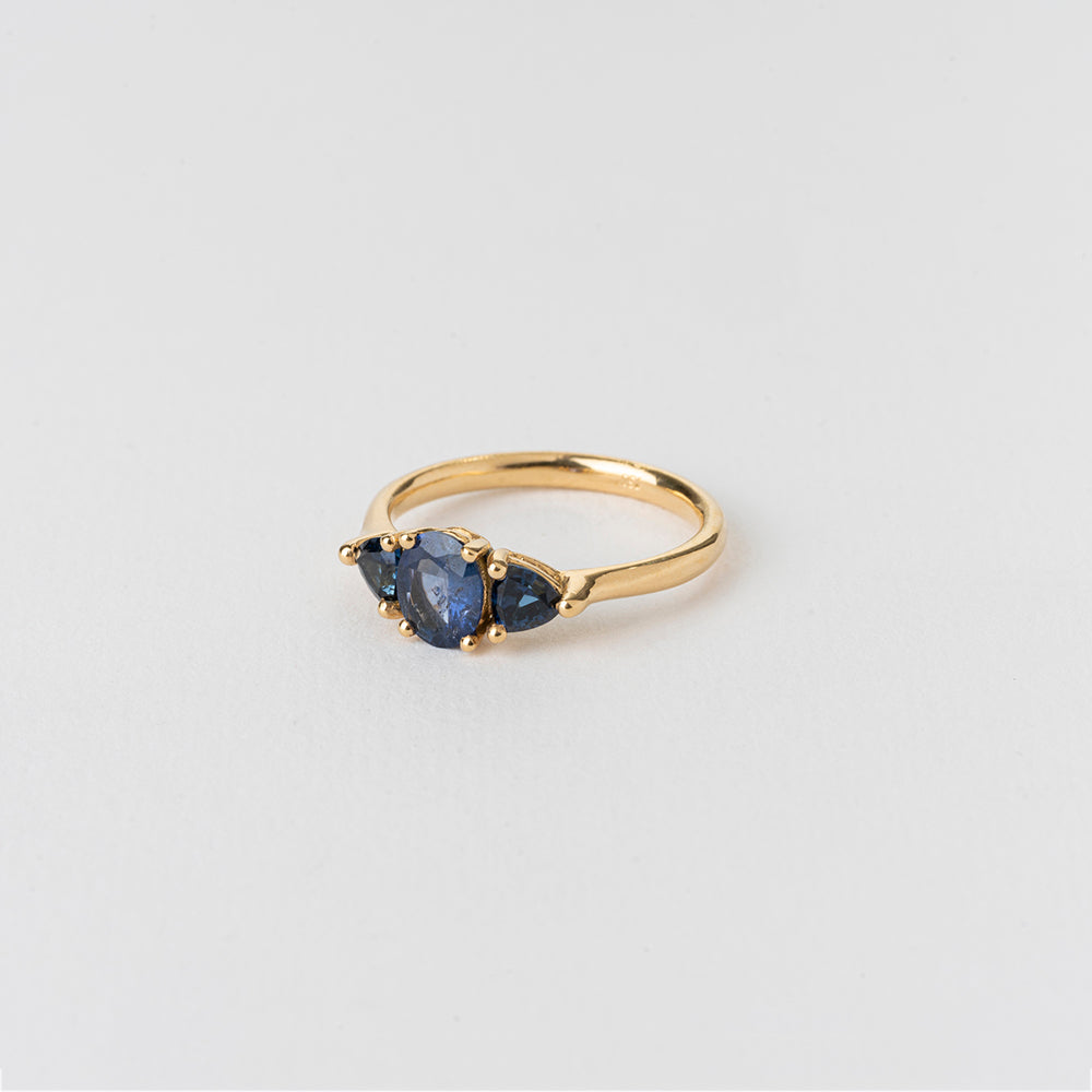 טבעת 3 ספירים כחול כהה (אובל)