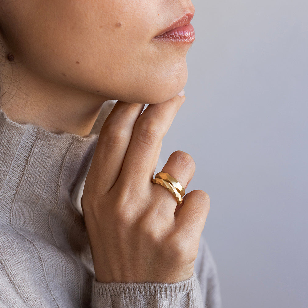 טבעת מגולפת (רחבה)