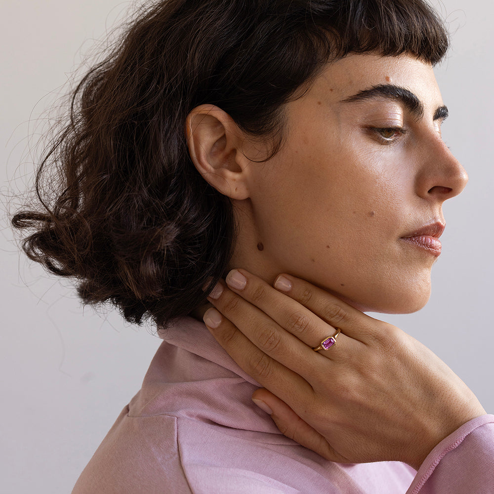 טבעת ספיר ורוד (אמרלד קאט)