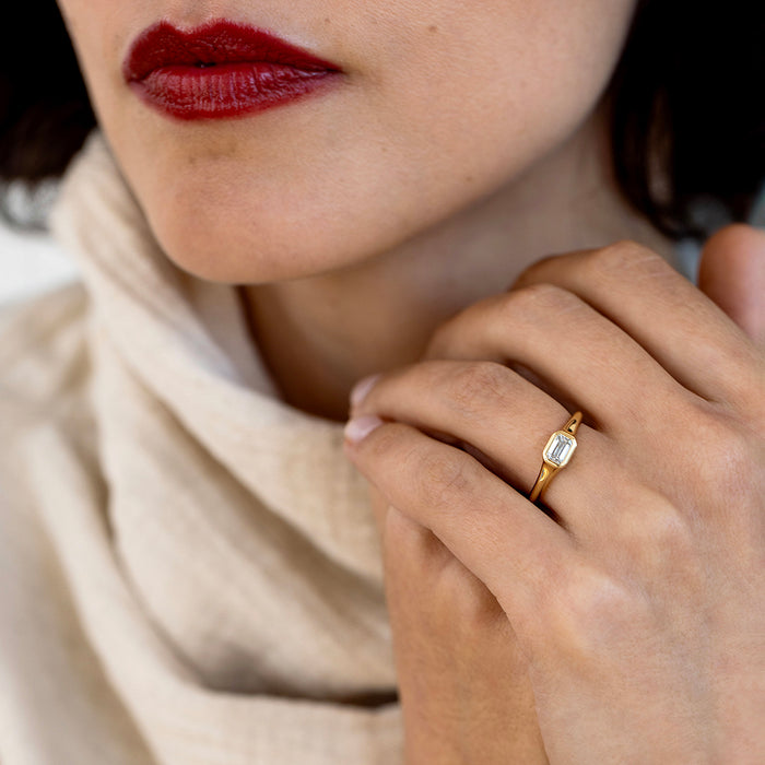 טבעת יהלום (אמרלד קאט)