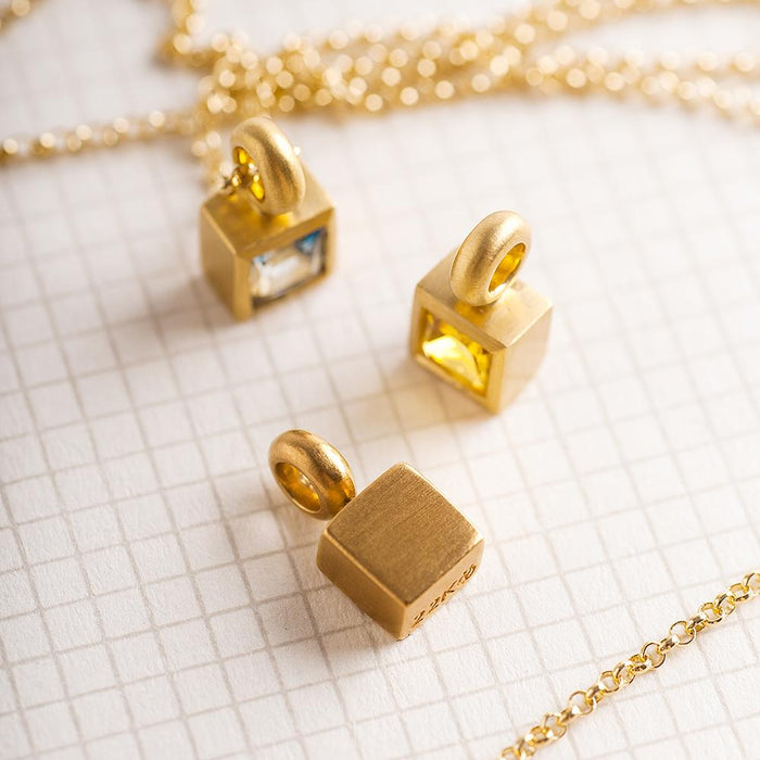 תליון משקולת קוביה