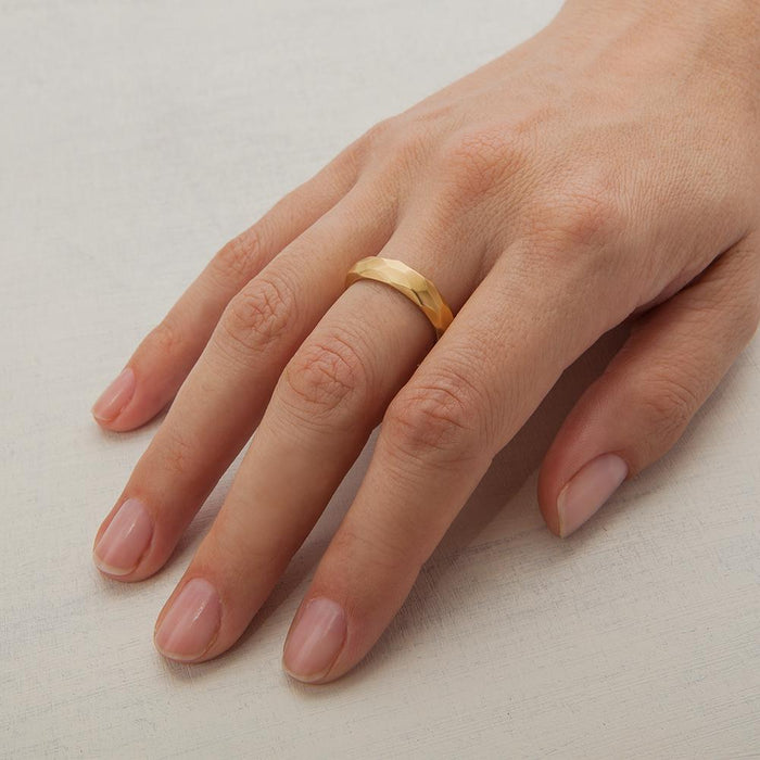 טבעת מגולפת (רחבה)