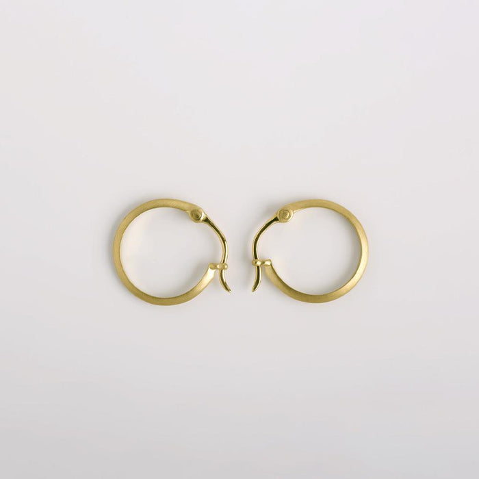 עגילי חישוק משולש קלאסי (קטן)