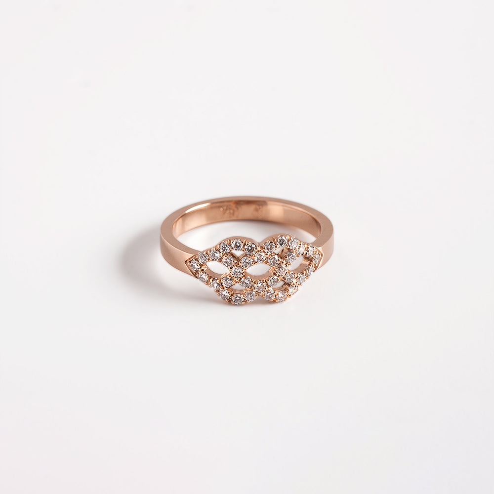 טבעת פריזאית יהלומים לבנים (בינונית)