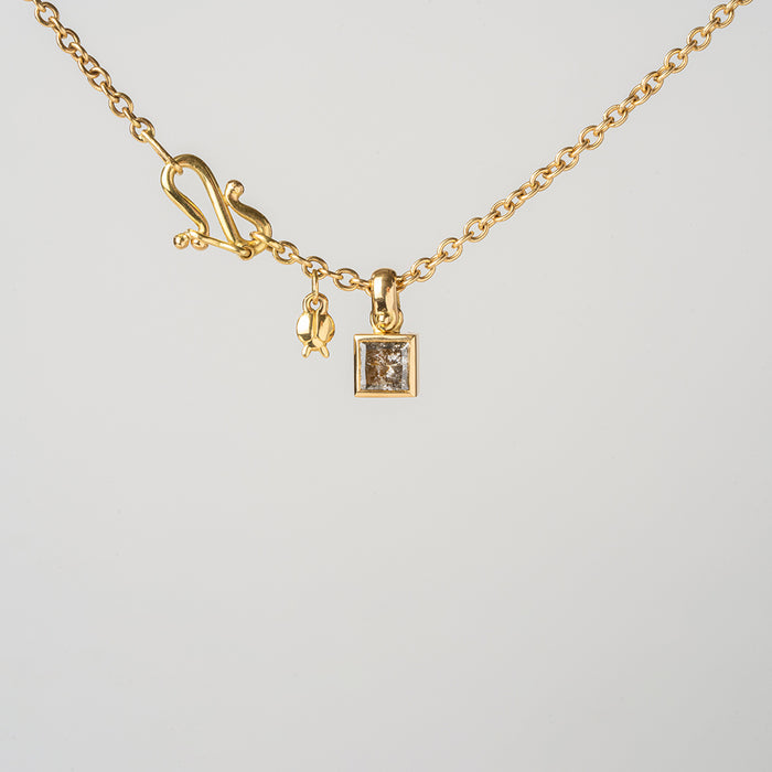 תליון יהלום אפור (פרינסס)