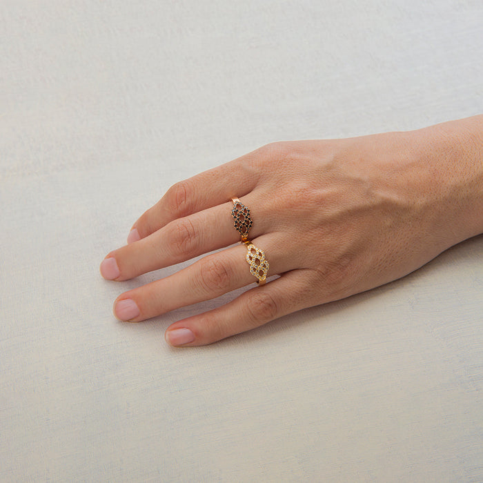 טבעת פריזאית יהלומים שחורים (בינונית)